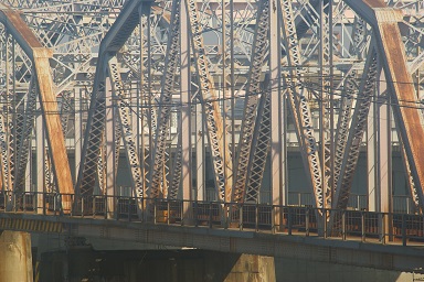 足立区荒川の鉄橋